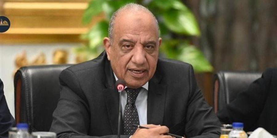 تطورات الحالة الصحية لوزير الكهرباء وزوجته بعد انقلاب سيارتهما بطريق الإسكندرية الصحراوي