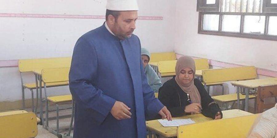 رئيس منطقة بورسعيد الأزهرية يتابع أعمال امتحانات الدور الثاني للشهادة الثانوية
