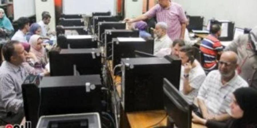 مشادات وتراشق بالألفاظ بين موظفى مكتب التنسيق يؤدى إلى زحام شديد للطلاب