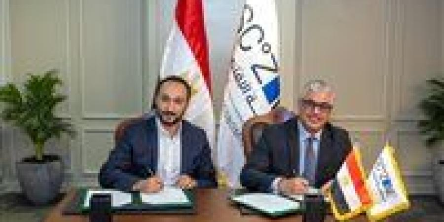 باستثمارات 35 مليون دولار.. رئيس اقتصادية قناة السويس يوقع عقد إنشاء مشروع تركي بالقنطرة غرب