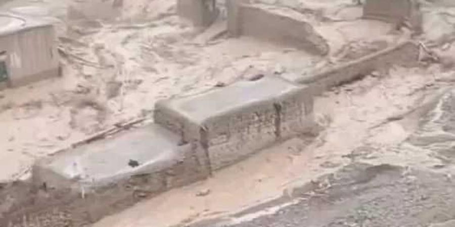 وفاة وإصابة 10 أمواطنين بصواعق رعدية وسيول الأمطار في الحديدة