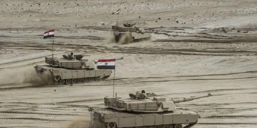 مصر تدفع بآلاف الجنود إلى سيناء وتعزز قواتها العسكرية