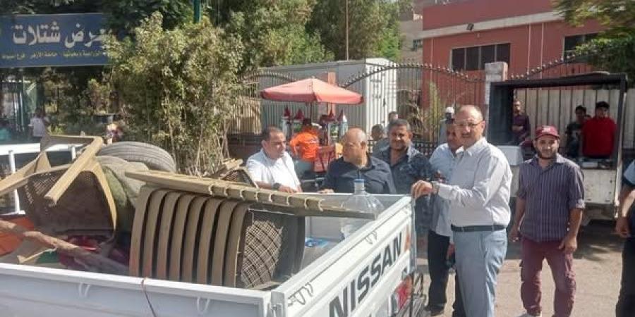 حملة مكبرة لإزالة إشغالات الباعة الجائلين بمنطقة الوليدية بحي شرق أسيوط