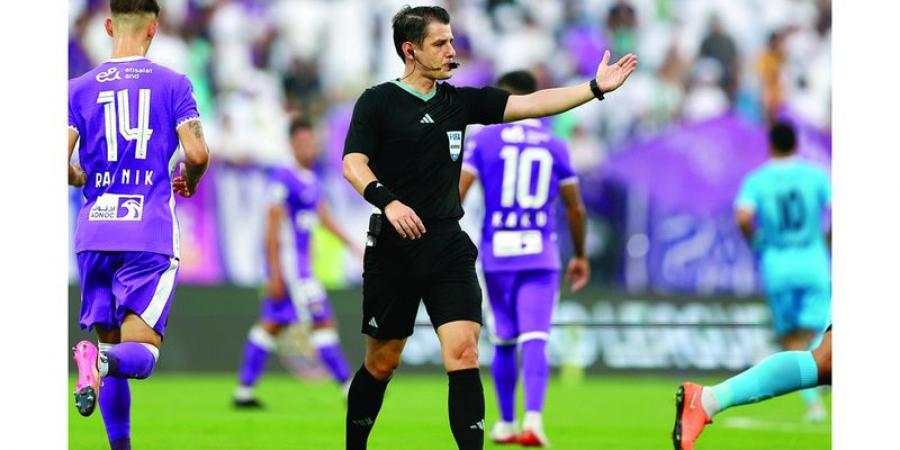 سابقة عيناوية في كأس المحترفين.. حكم أجنبي في الدور التمهيدي          